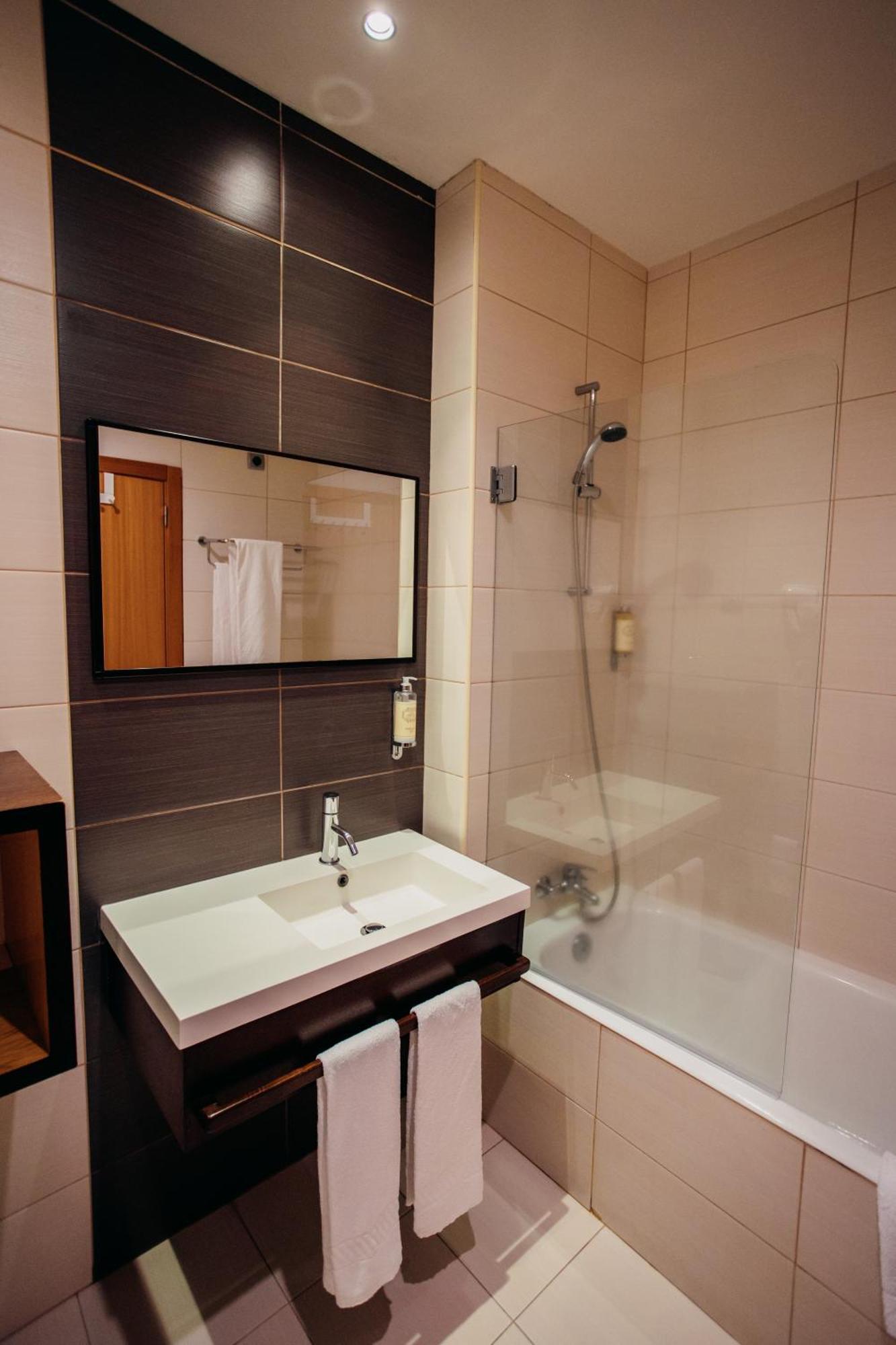 Deluxe Double Room Terrace Garden View